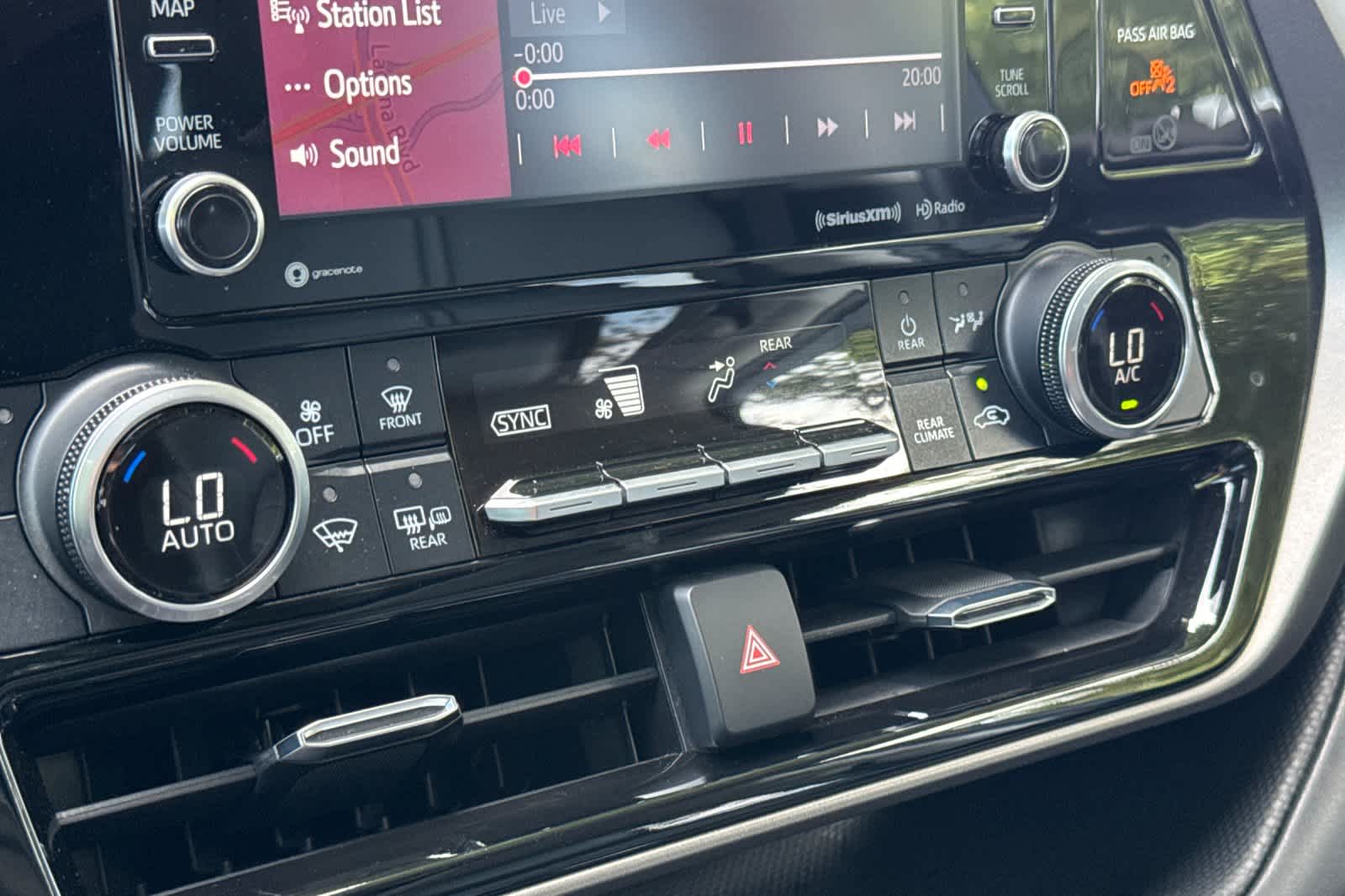 Thumbnail: 2021 Toyota Highlander - 22