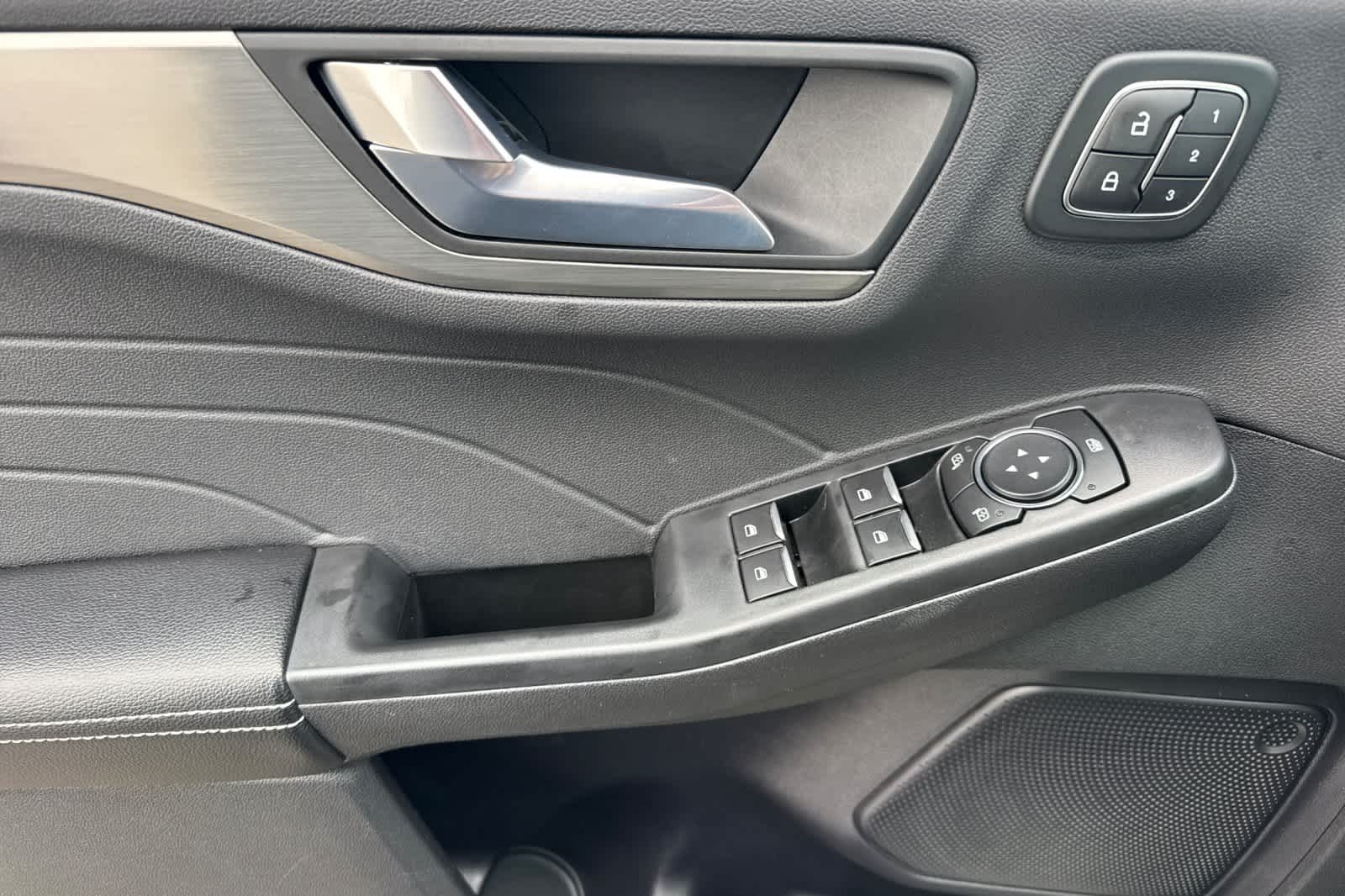 Thumbnail: 2022 Ford Escape - 12