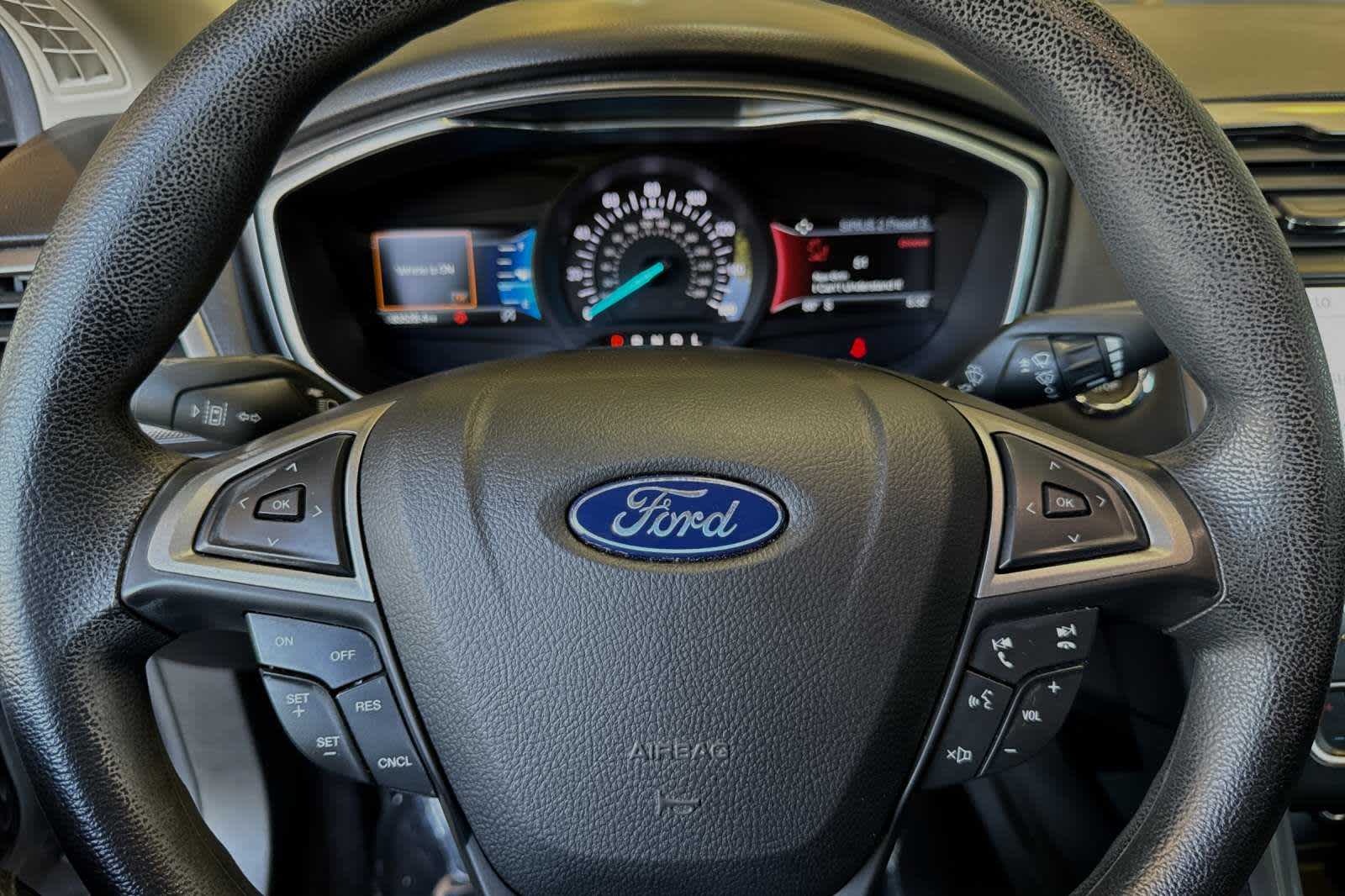 2020 Ford Fusion SE 21