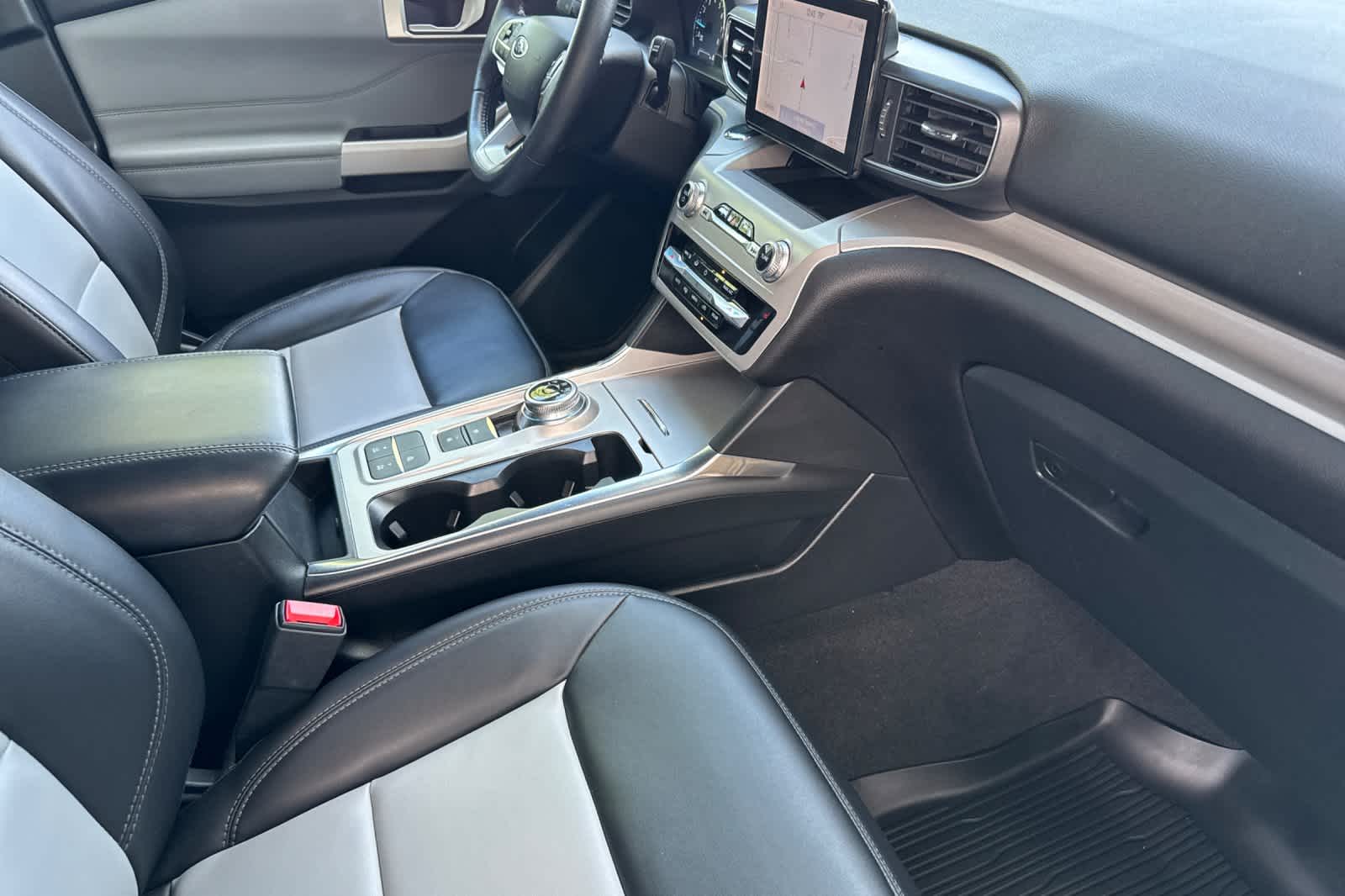 Thumbnail: 2023 Ford Explorer - 17