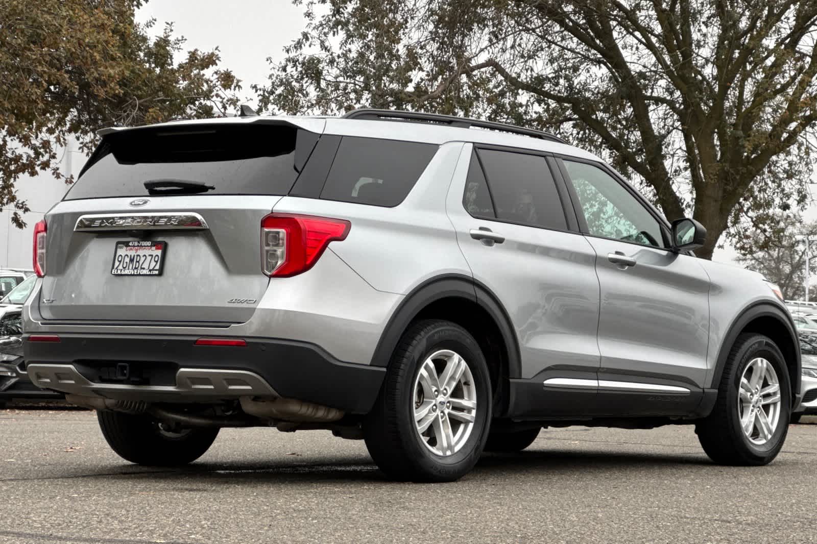 2023 Ford Explorer XLT photo 2