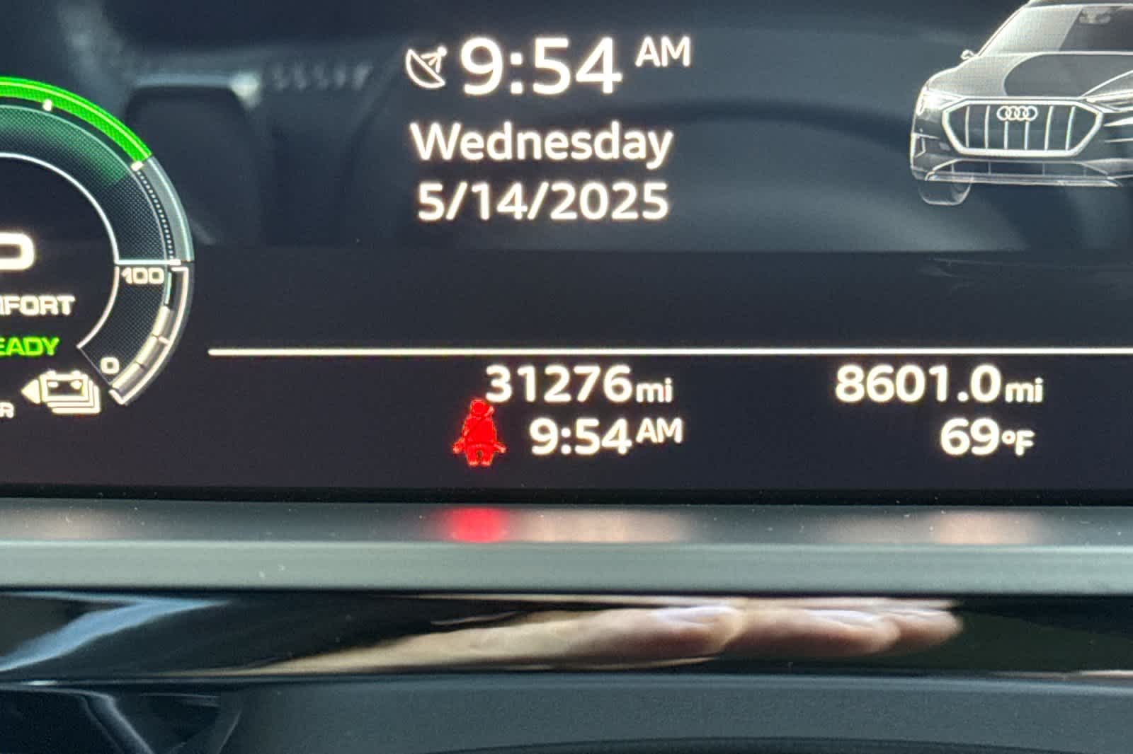 2021 Audi e-tron Premium 26