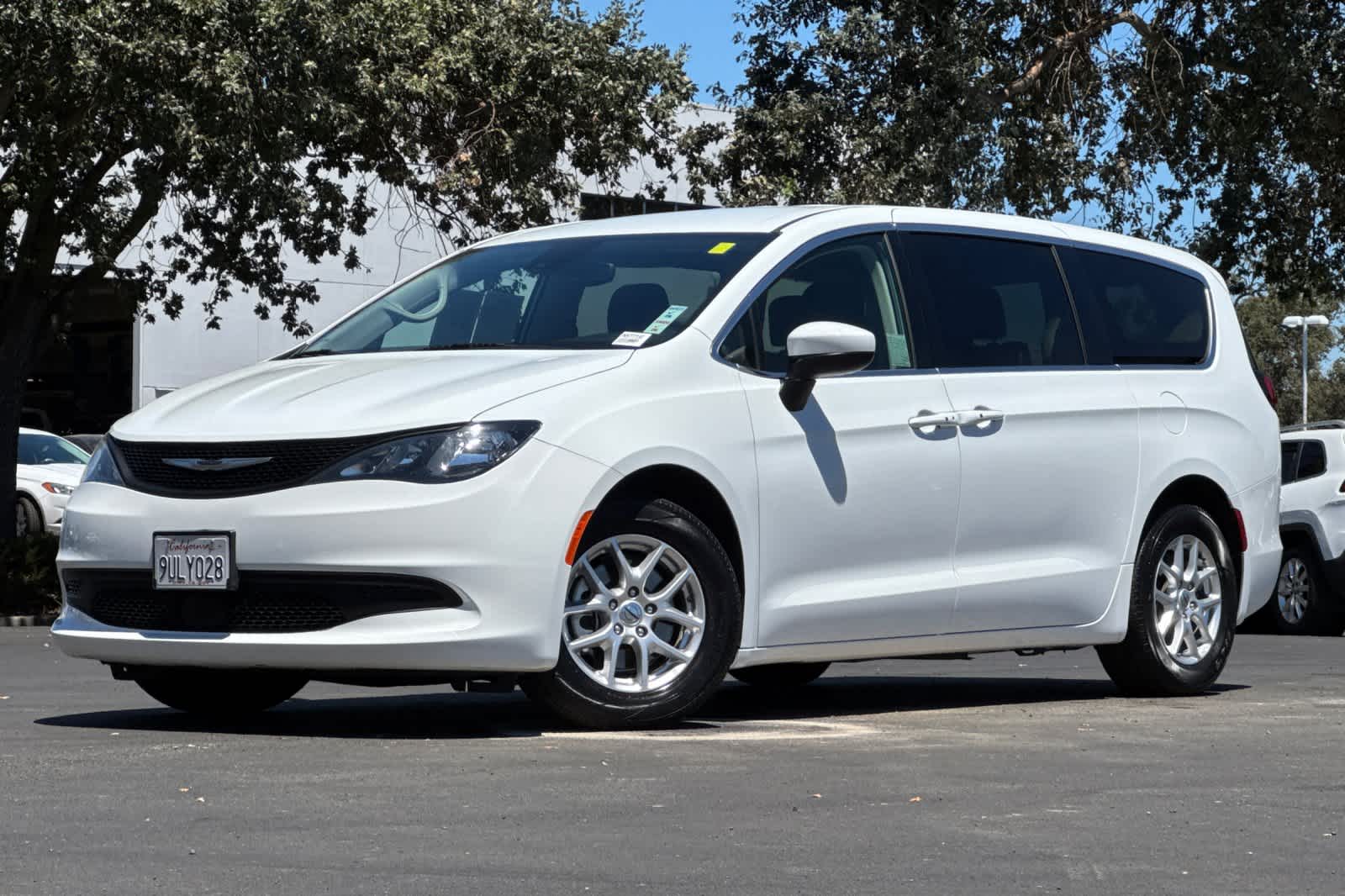 2023 Chrysler Voyager LX Van Passenger Van