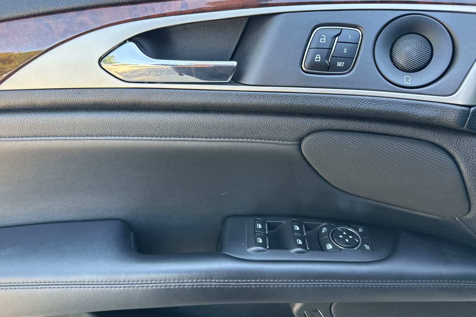 Thumbnail: 2018 Lincoln MKZ - 12