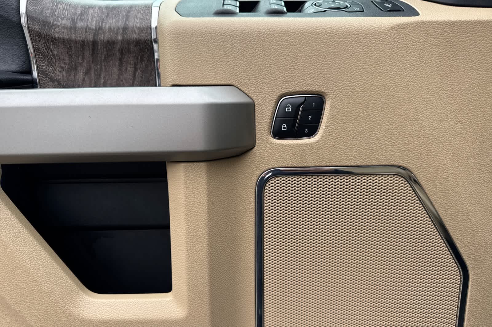 Thumbnail: 2017 Ford F-250 - 12