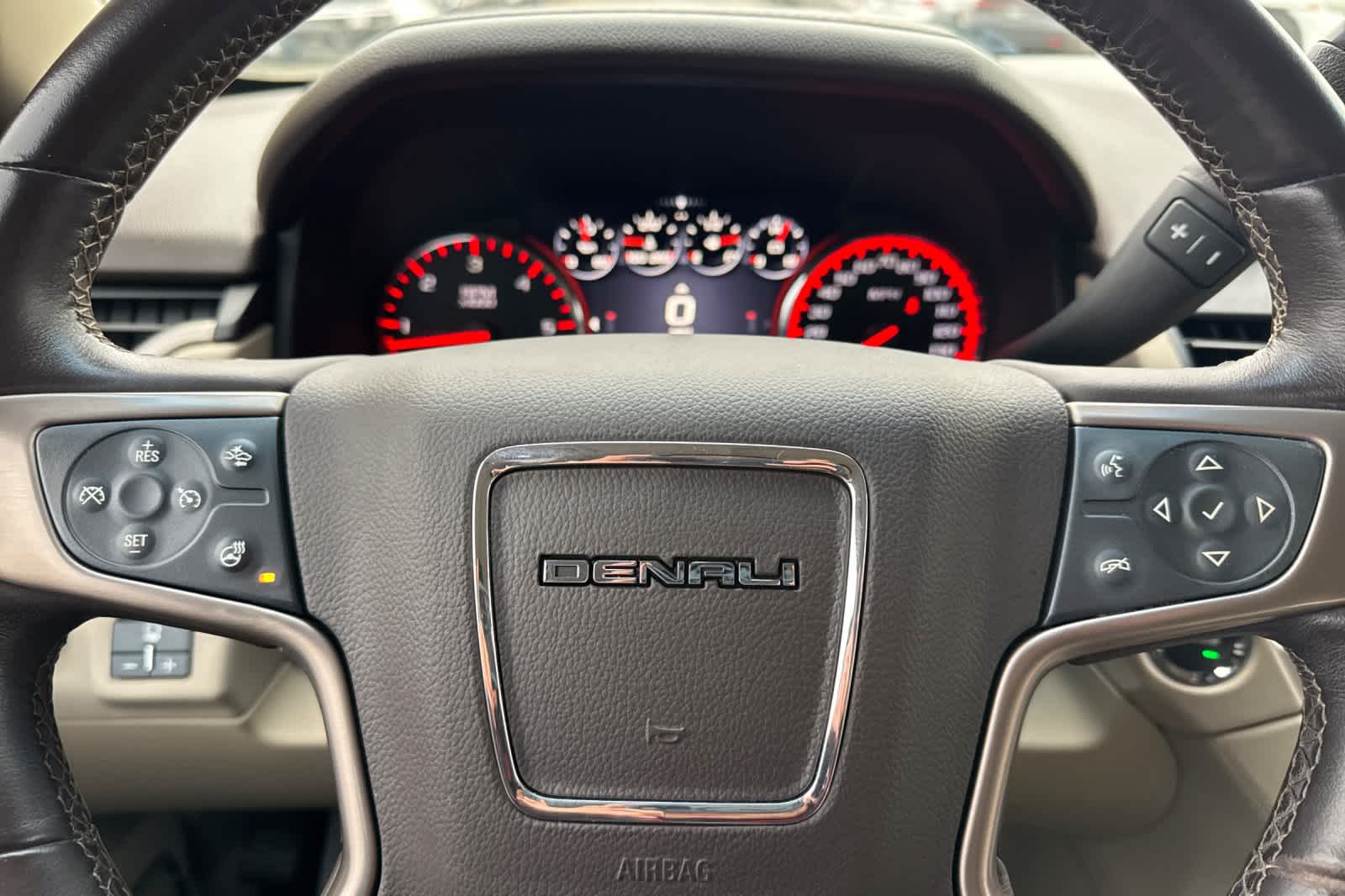 Thumbnail: 2015 GMC Yukon - 26