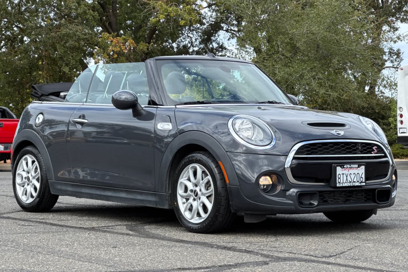 Thumbnail: 2017 MINI Cooper Convertible - 9