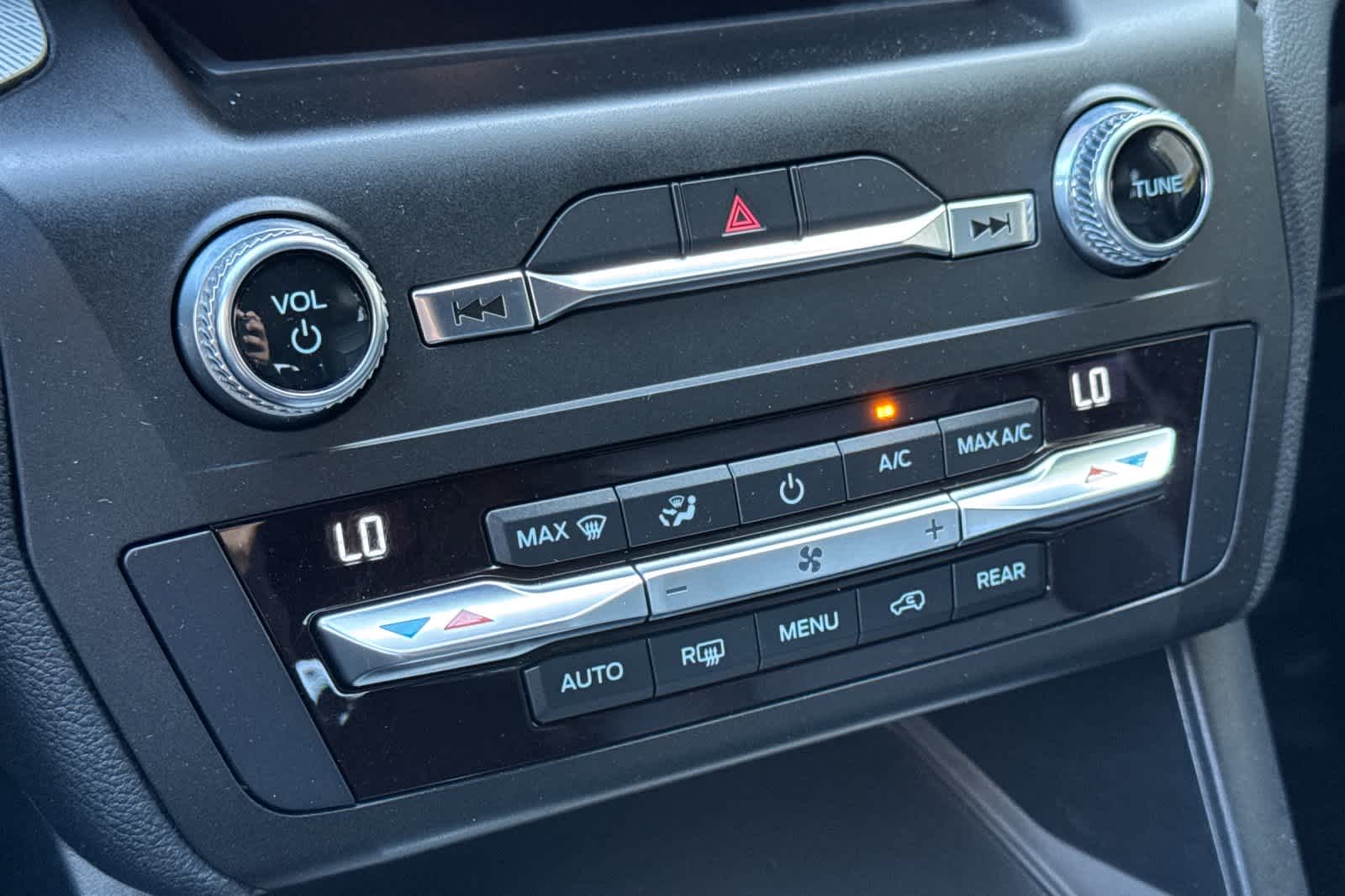 Thumbnail: 2020 Ford Explorer - 20