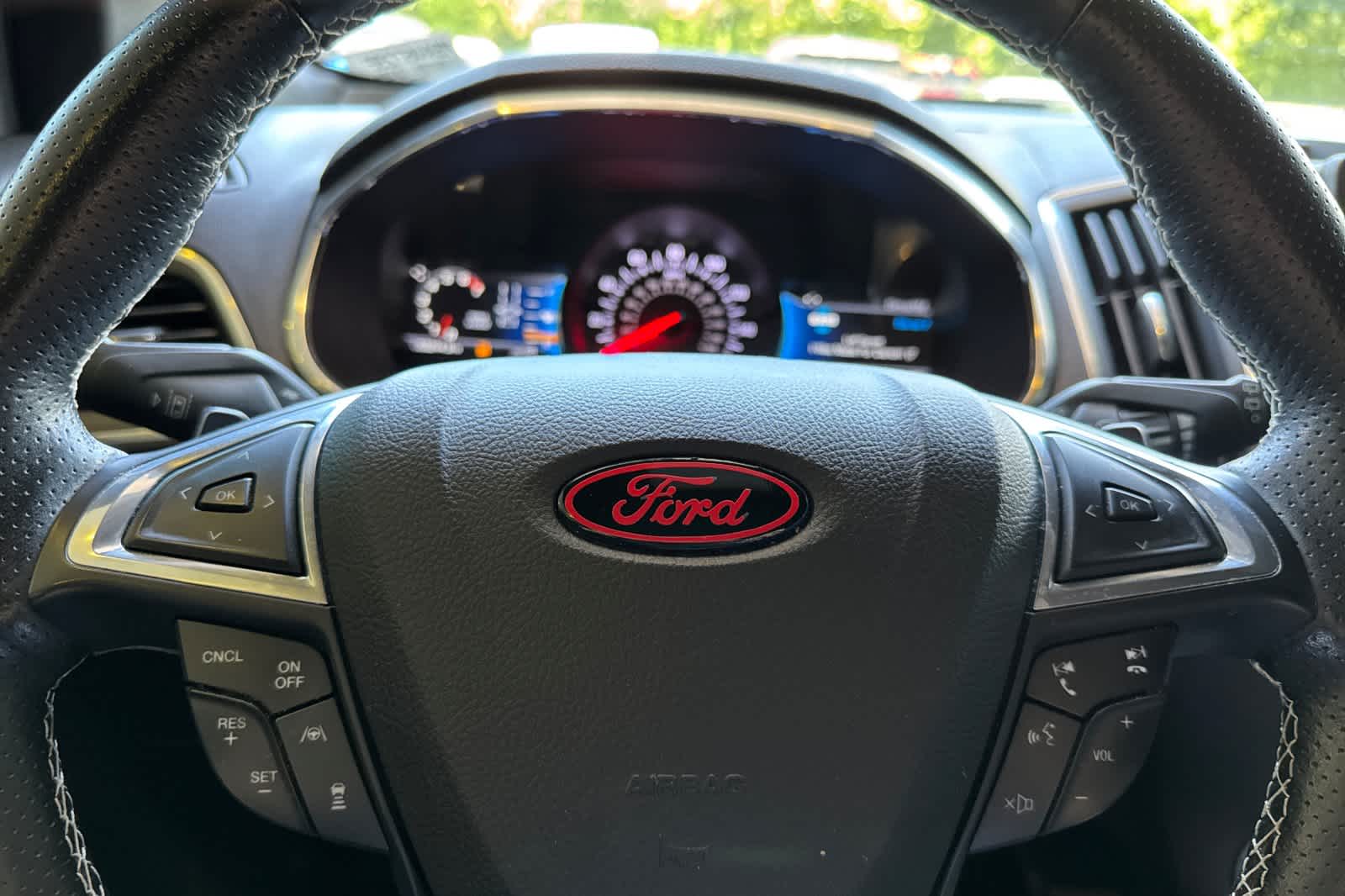 Thumbnail: 2021 Ford Edge - 24