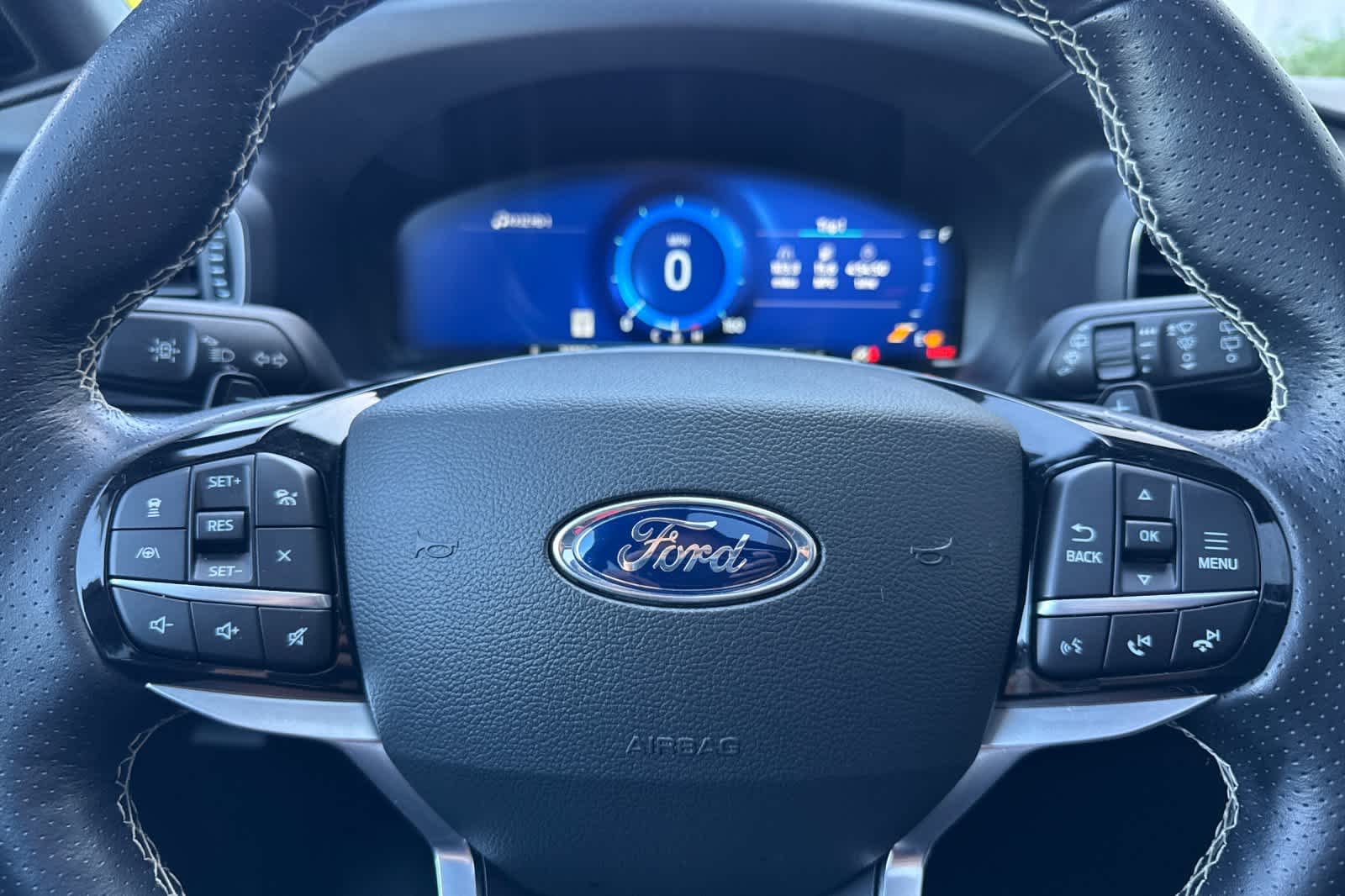 Thumbnail: 2022 Ford Explorer - 25