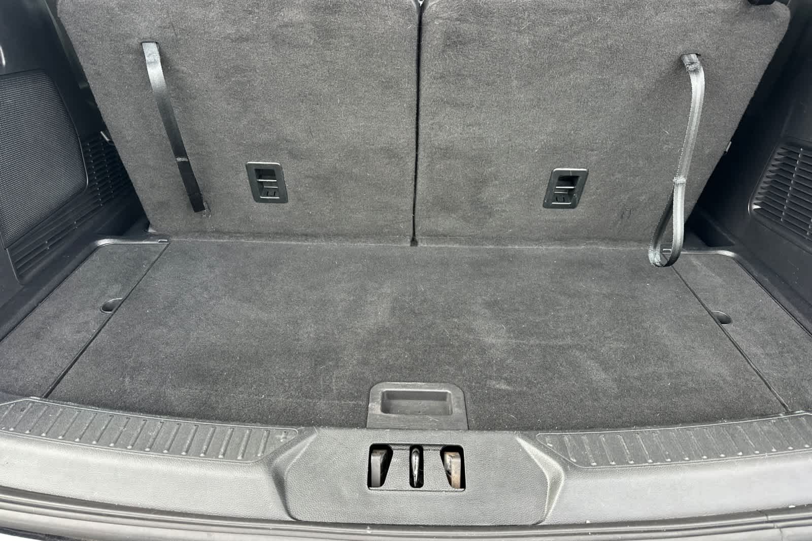 Thumbnail: 2022 Ford Explorer - 16