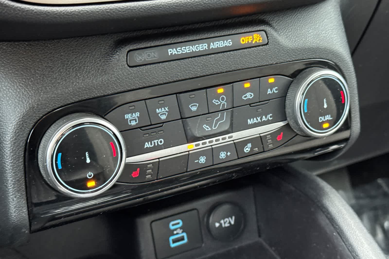 Thumbnail: 2022 Ford Escape - 21