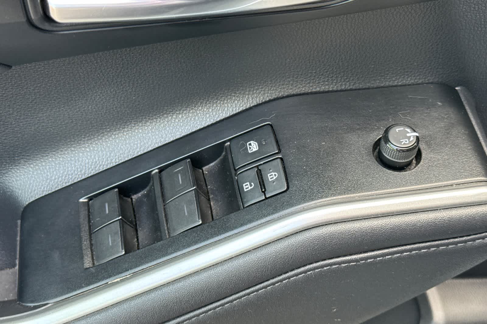 Thumbnail: 2021 Toyota Highlander - 13