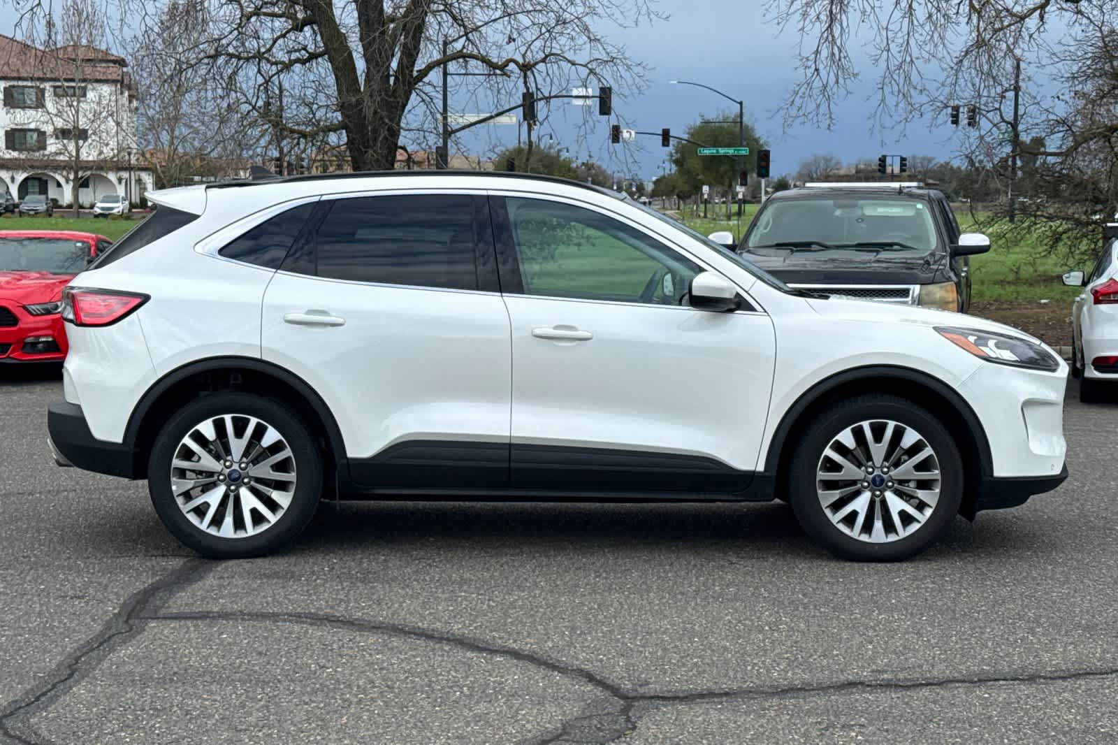 Thumbnail: 2022 Ford Escape - 8