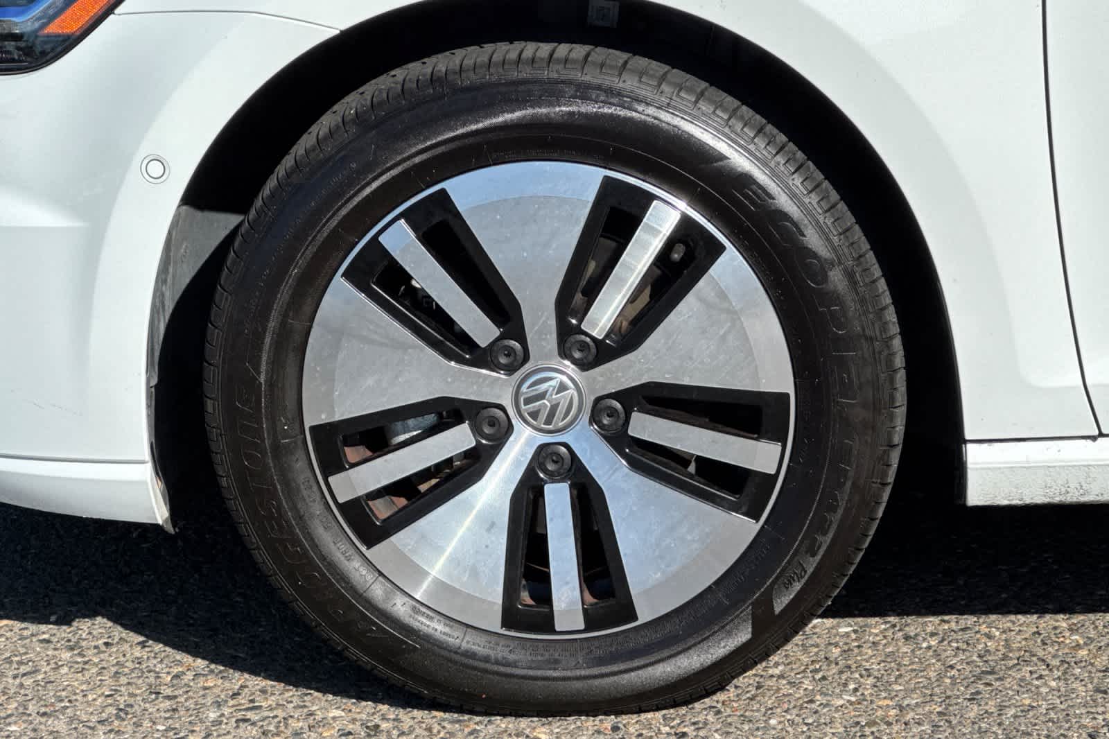 Thumbnail: 2019 Volkswagen e-Golf - 26