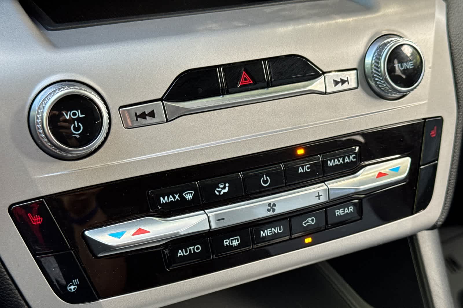 Thumbnail: 2023 Ford Explorer - 22