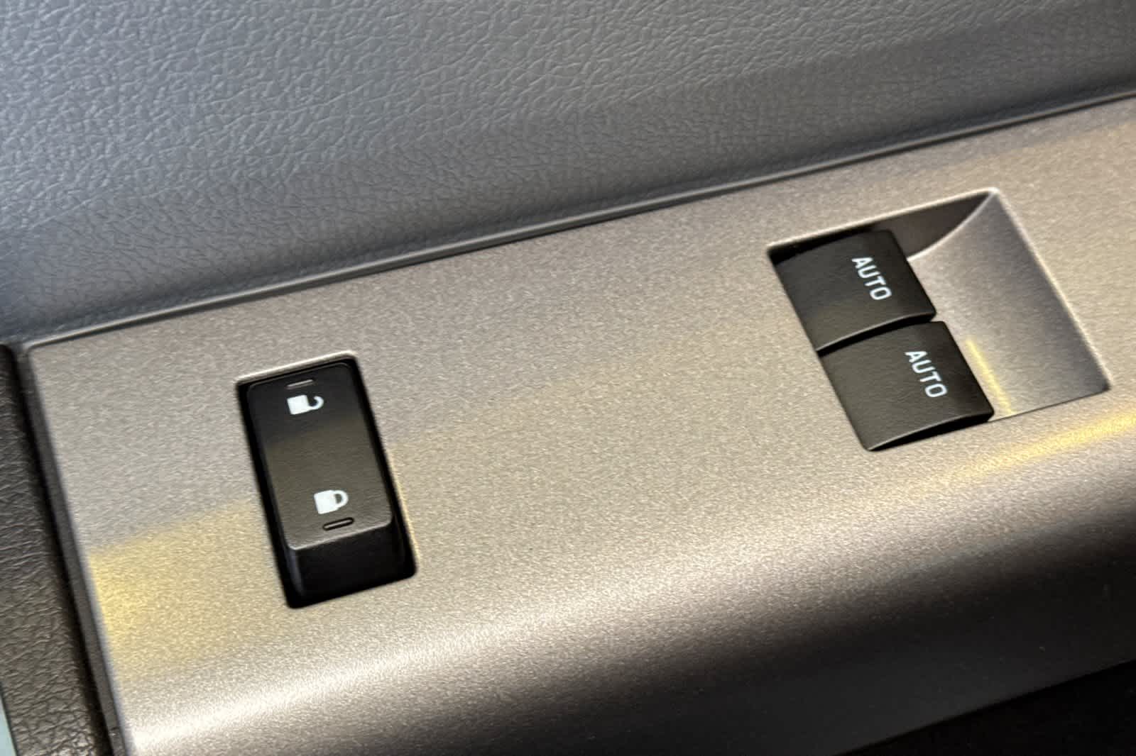 Thumbnail: 2025 Ford F-650 - 12