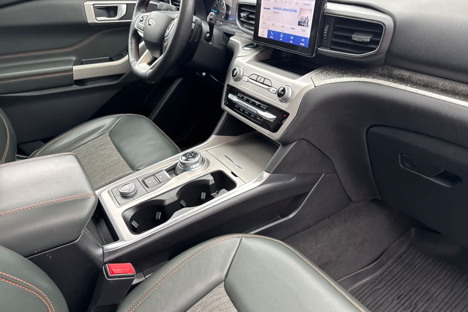 Thumbnail: 2022 Ford Explorer - 17