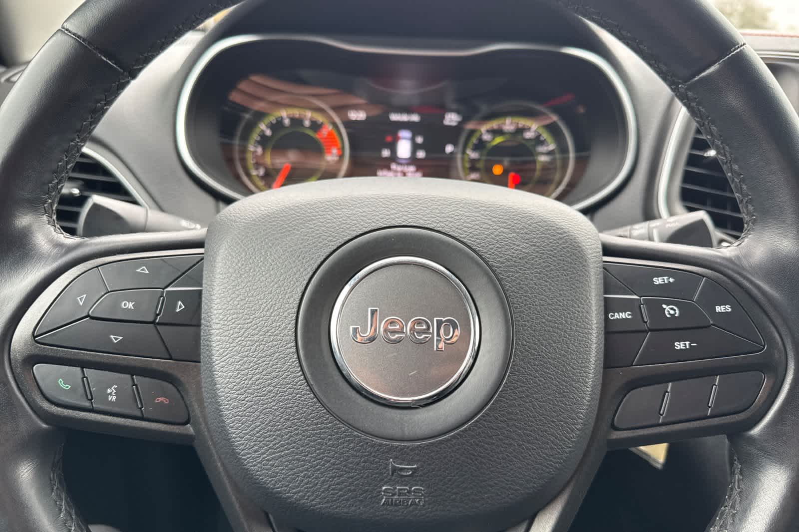 Thumbnail: 2020 Jeep Cherokee - 22