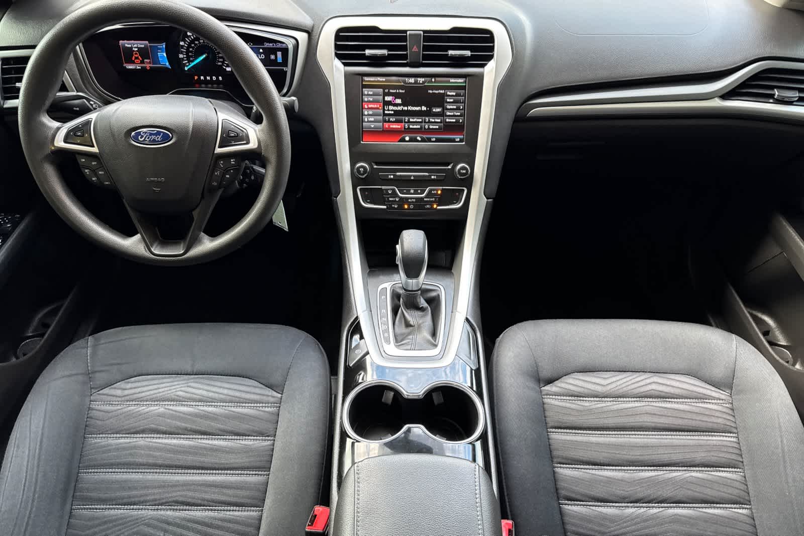 2016 Ford Fusion SE photo 3