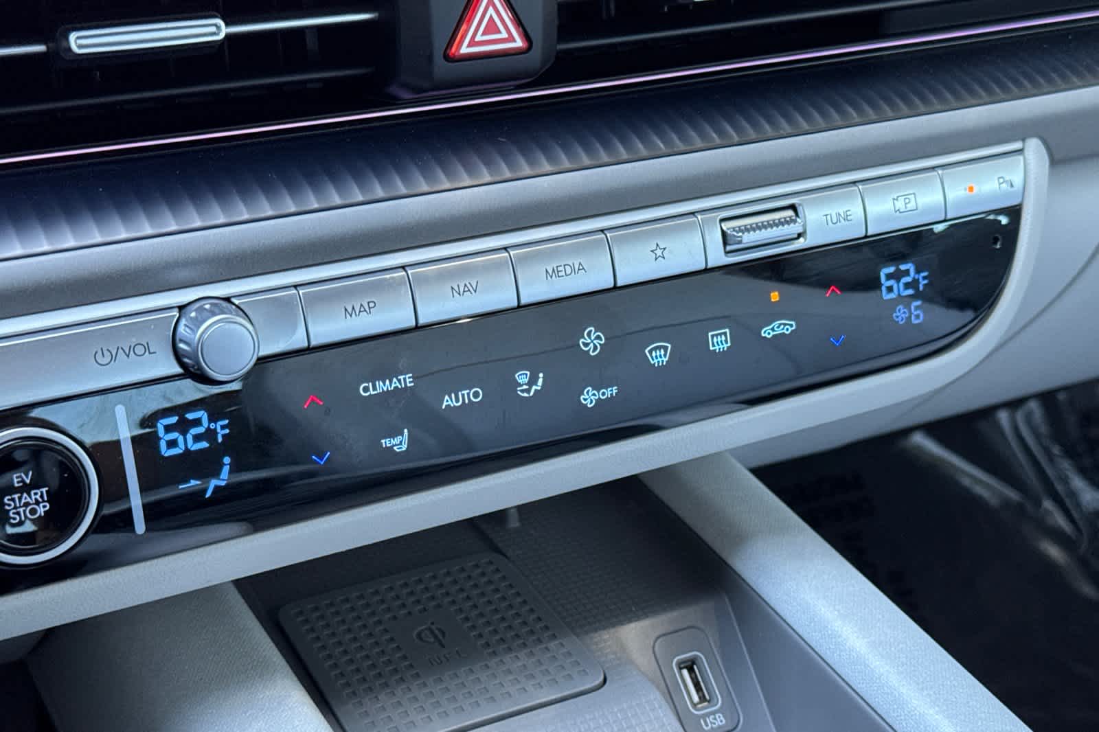 Thumbnail: 2023 Hyundai Ioniq 6 - 20