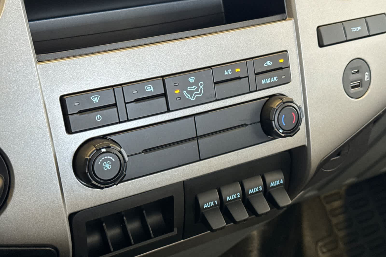 Thumbnail: 2025 Ford F-650 - 18