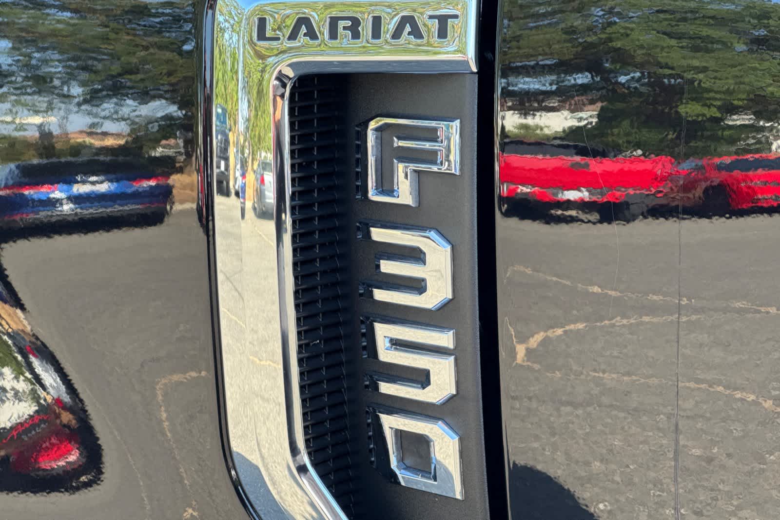 2022 Ford F-350 Lariat 26