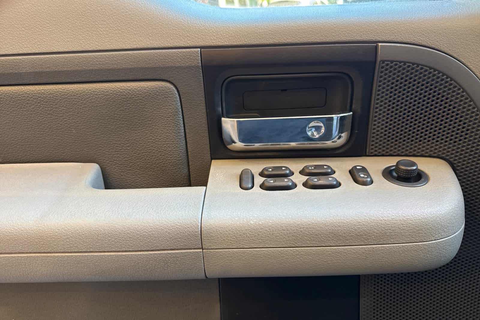 Thumbnail: 2004 Ford F-150 - 12