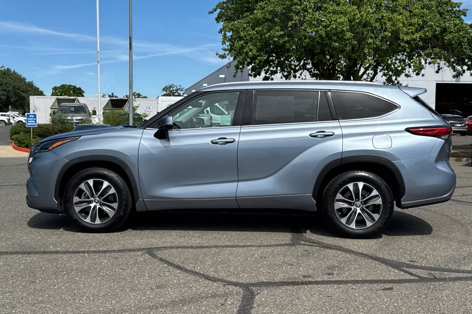 Thumbnail: 2021 Toyota Highlander - 5
