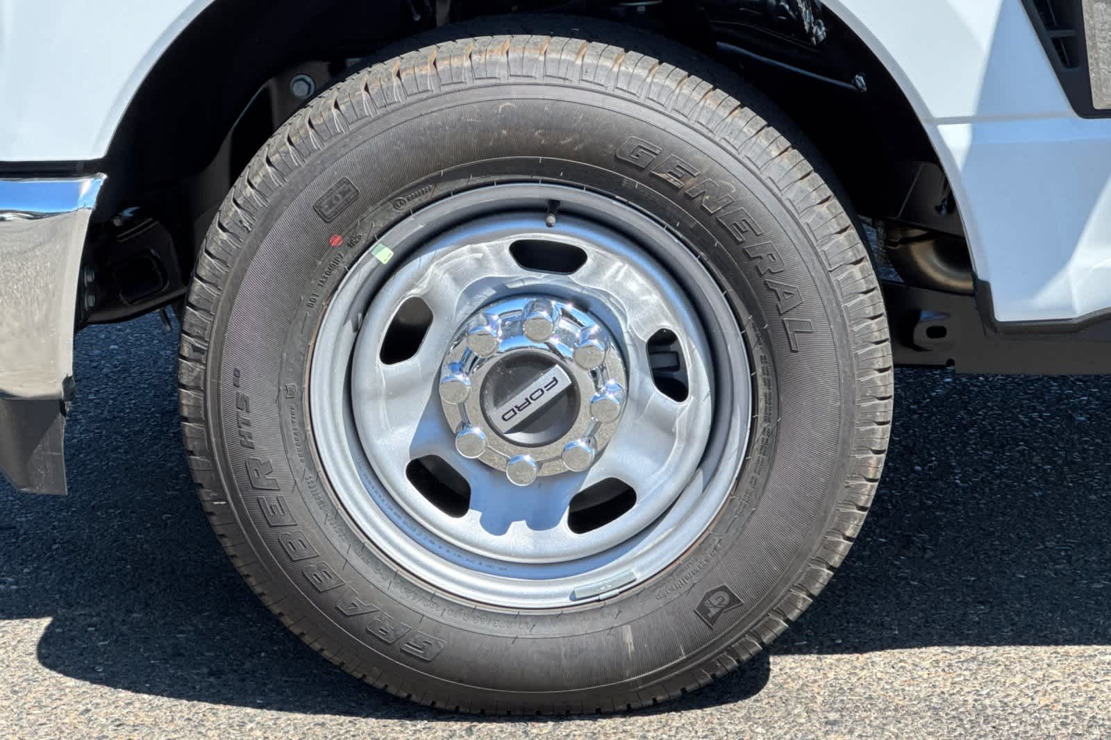 Thumbnail: 2025 Ford F-350 - 23