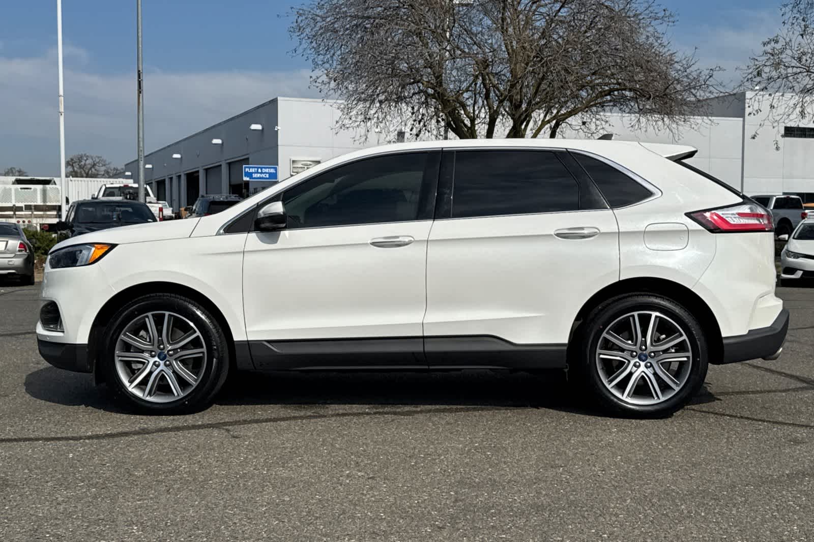 Thumbnail: 2022 Ford Edge - 5