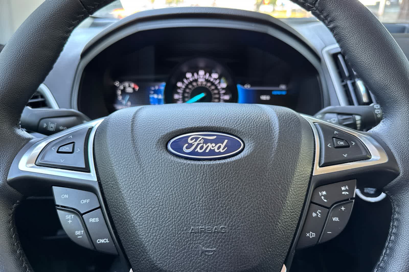 Thumbnail: 2022 Ford Edge - 22