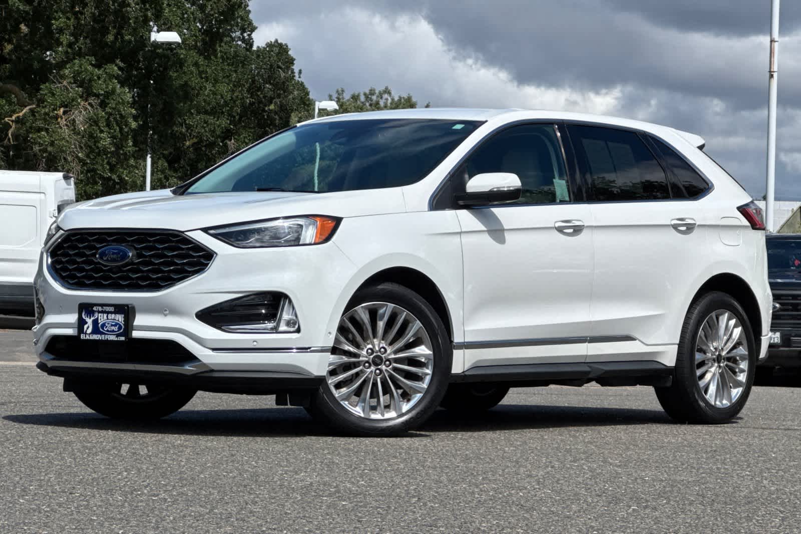 2022 Ford Edge Titanium photo 1