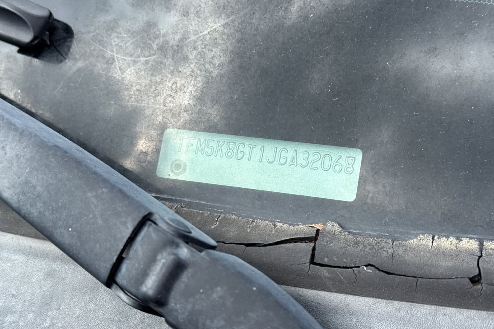 2018 Ford Explorer Sport photo 2