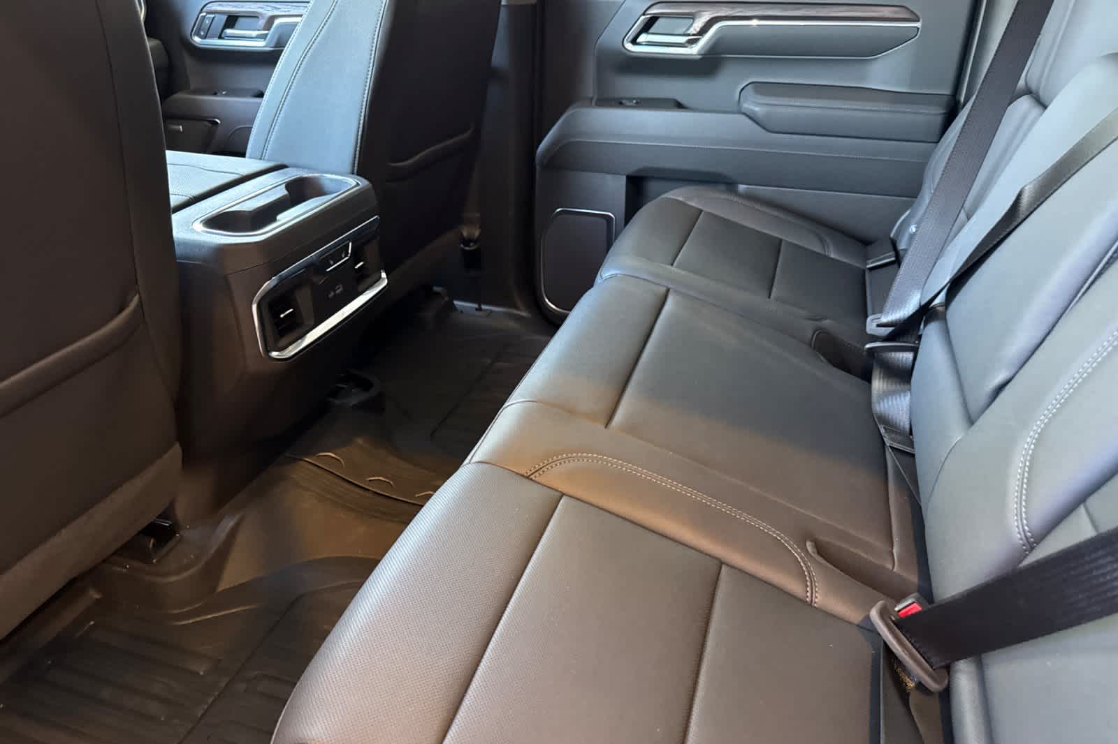 2025 Gmc Sierra 1500 SLT photo 4