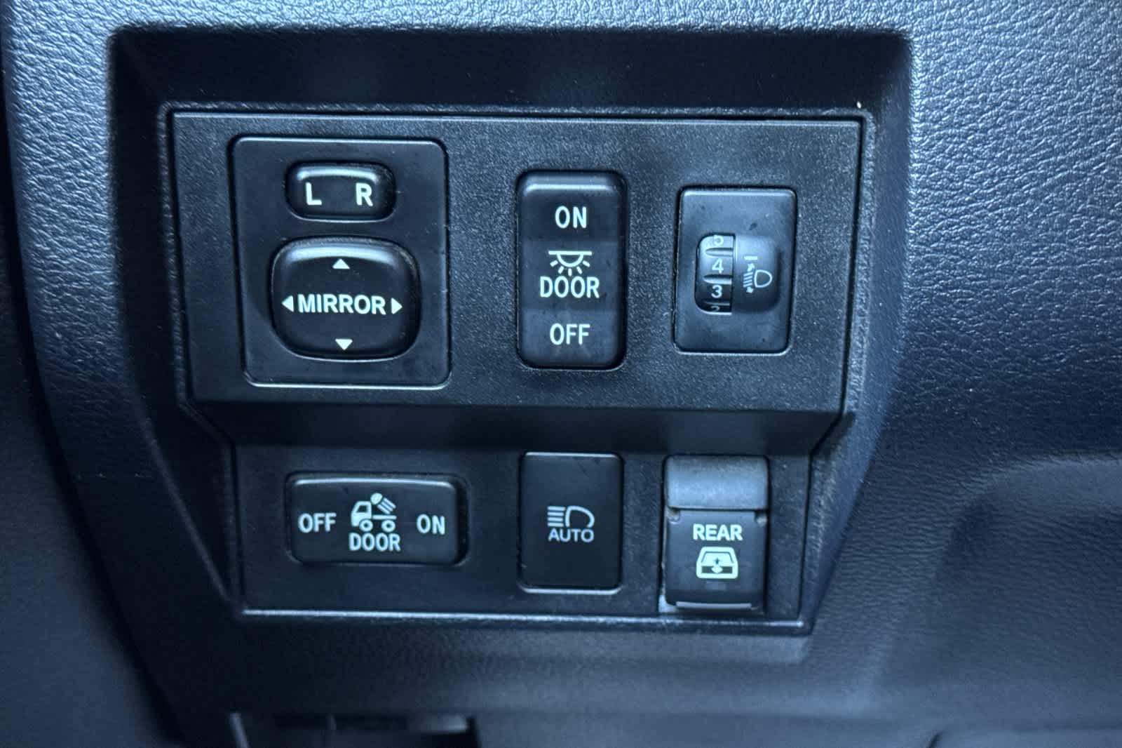 Thumbnail: 2020 Toyota Tundra - 28