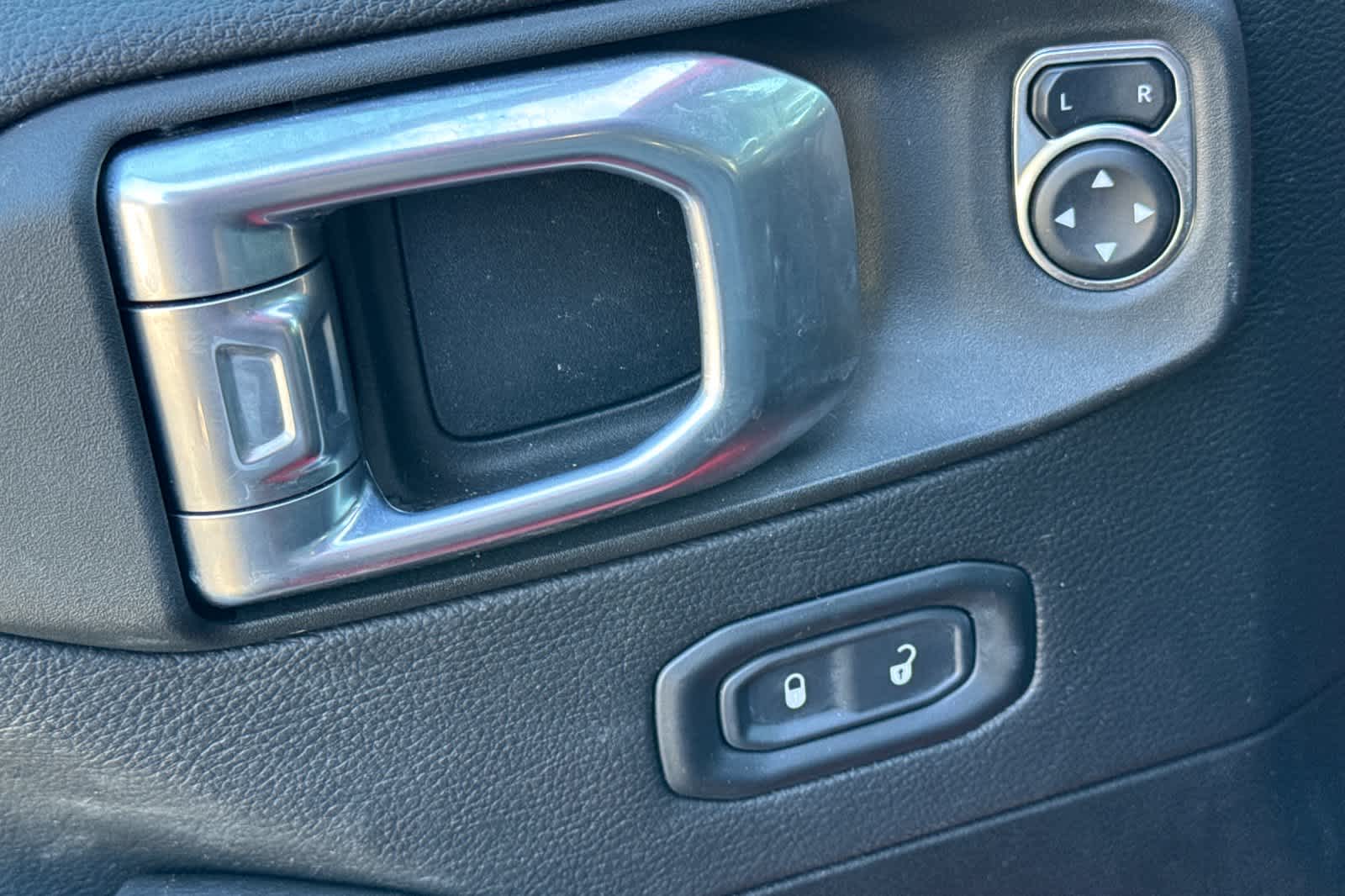 Thumbnail: 2021 Jeep Wrangler - 13