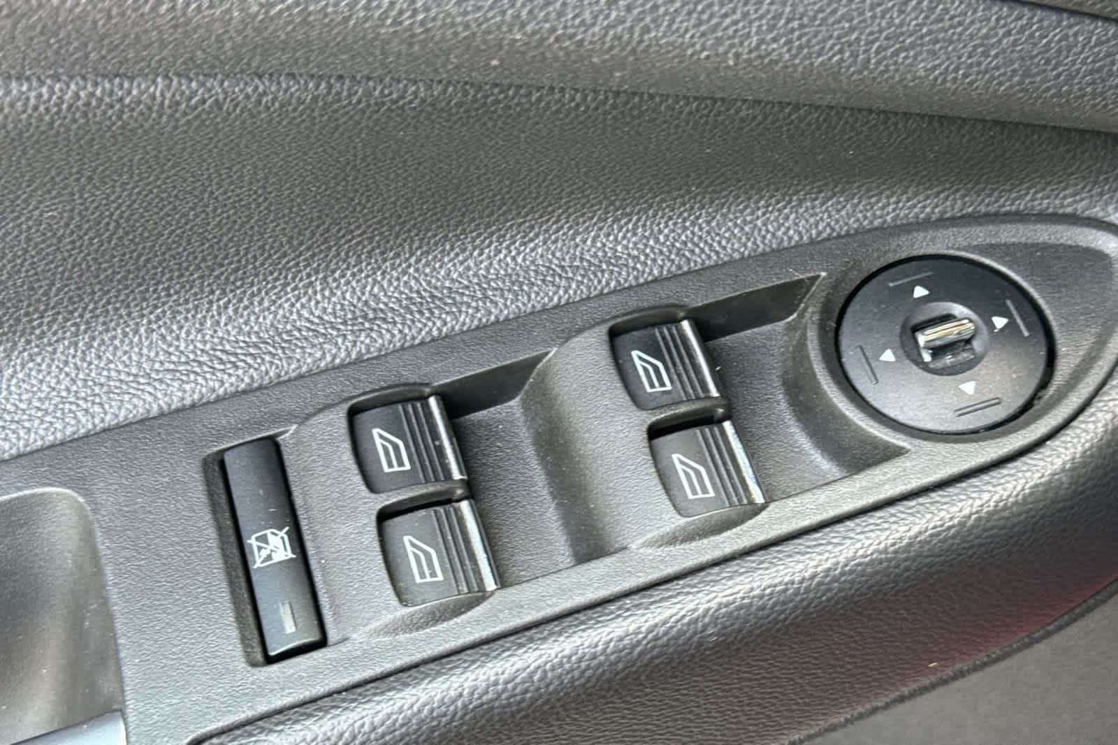 Thumbnail: 2013 Ford Escape - 13