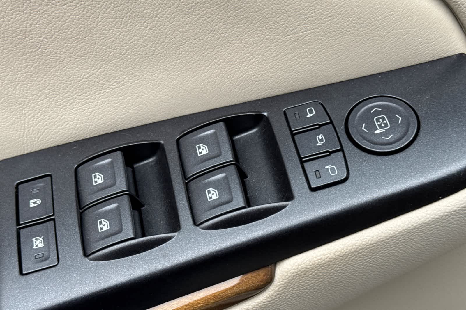 Thumbnail: 2015 GMC Yukon - 13