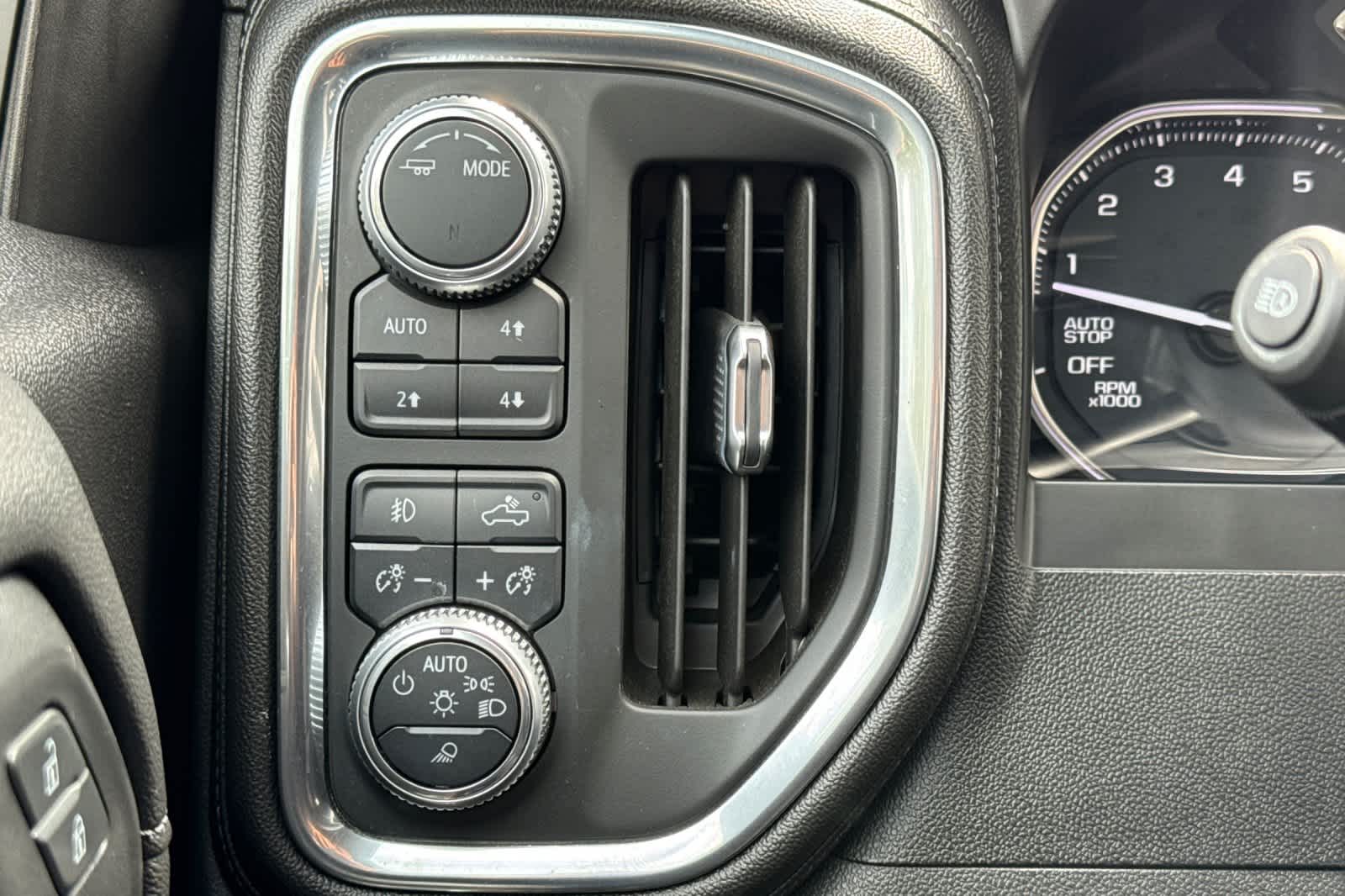Thumbnail: 2020 GMC Sierra 1500 - 28