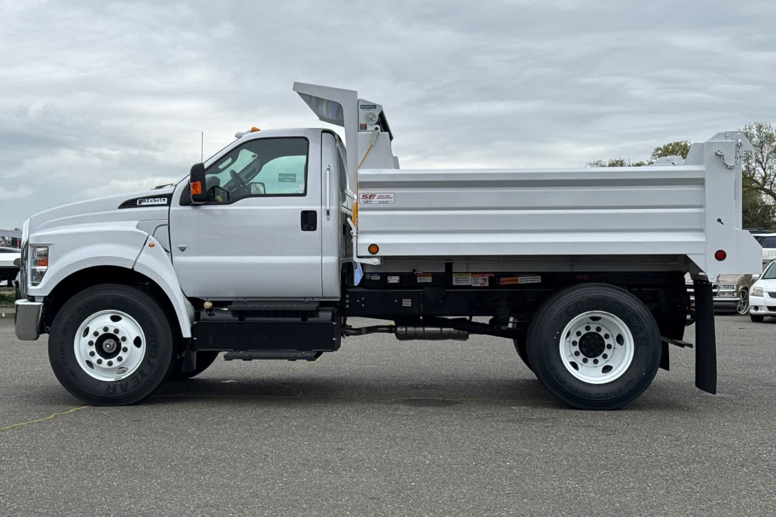 2025 Ford F-650  4