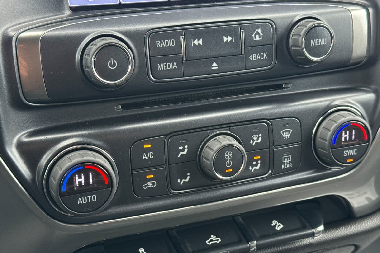 Thumbnail: 2017 Chevrolet Silverado 2500 - 19