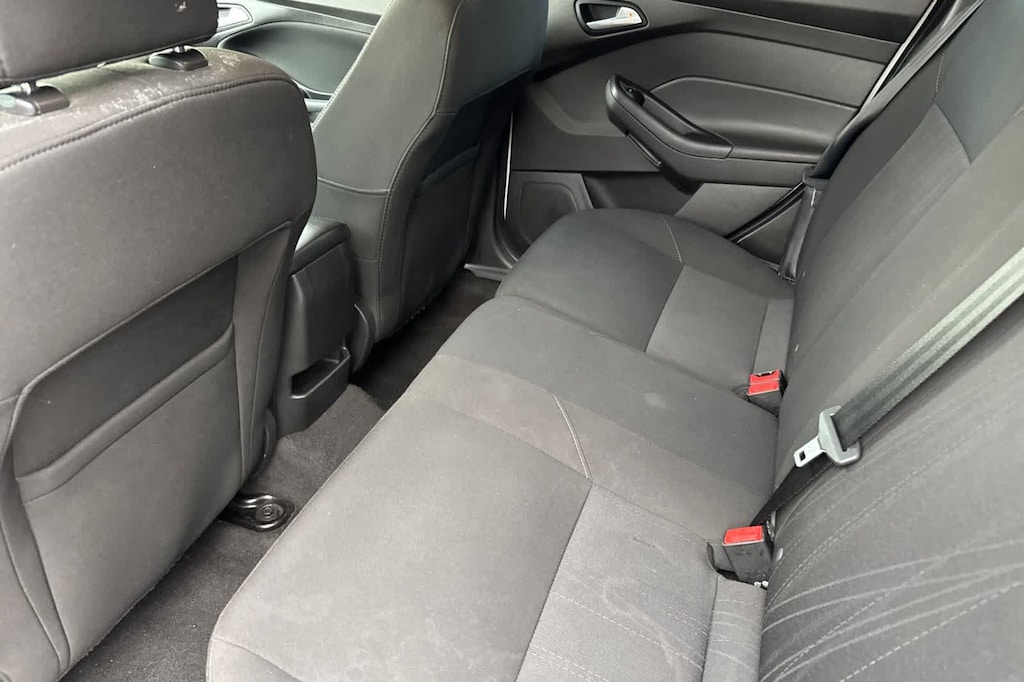 Used 2017 Ford Focus SE Hatchback