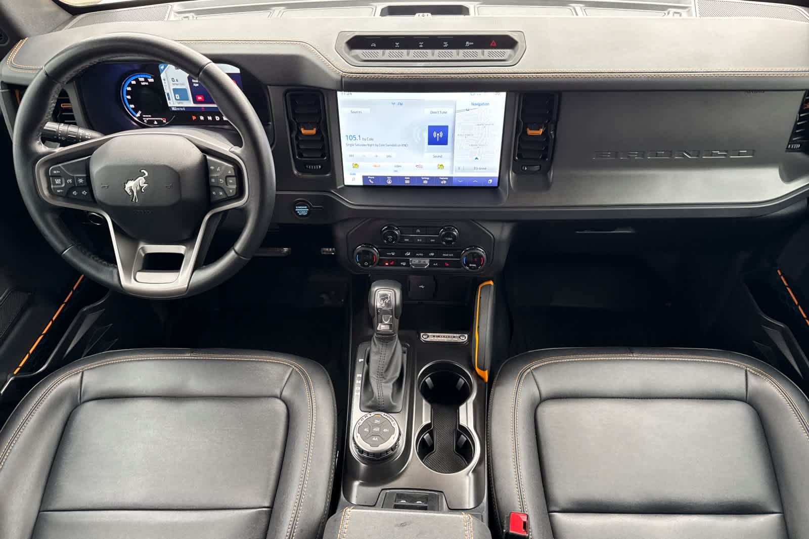 2024 Ford Bronco Badlands photo 2