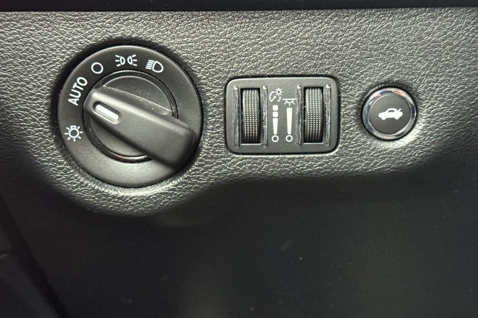 Thumbnail: 2018 Dodge Challenger - 27