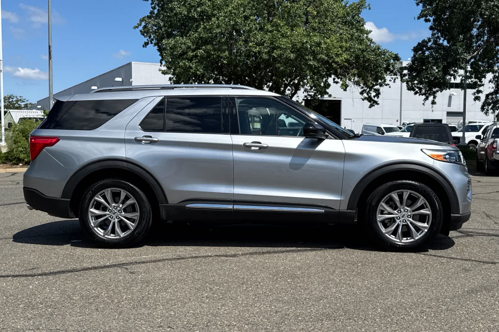 2024 Ford Explorer Limited photo 3