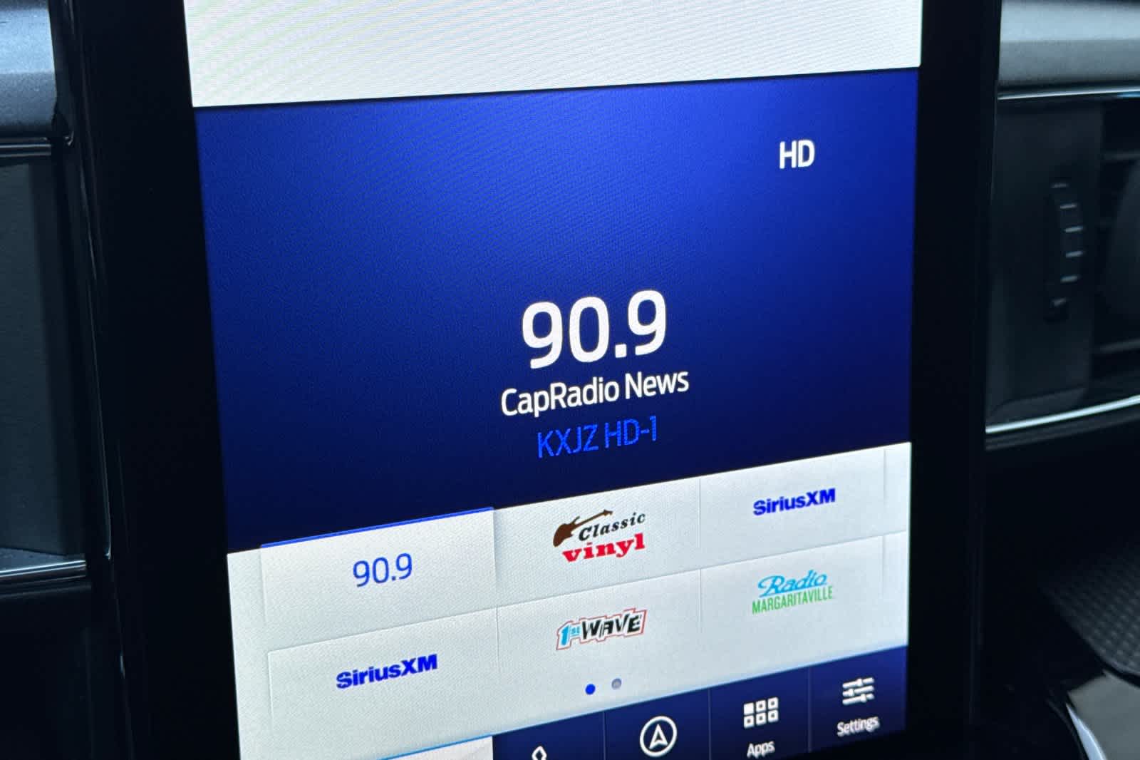 Thumbnail: 2022 Ford Explorer - 19