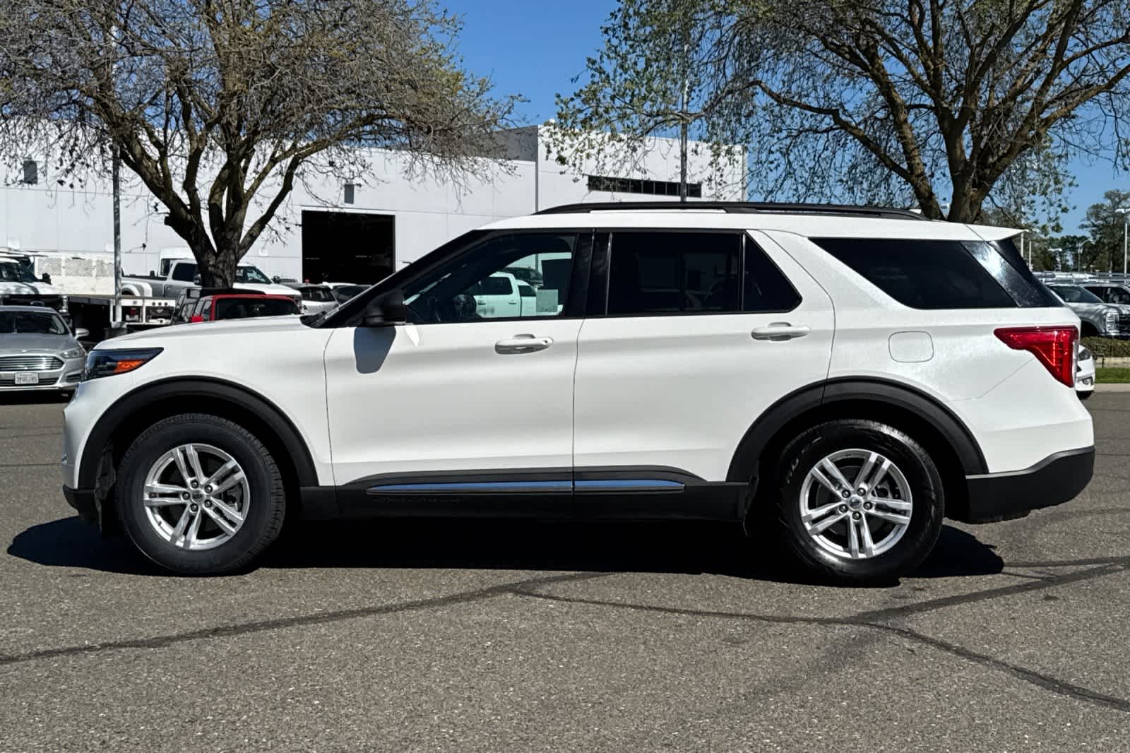 Thumbnail: 2020 Ford Explorer - 5