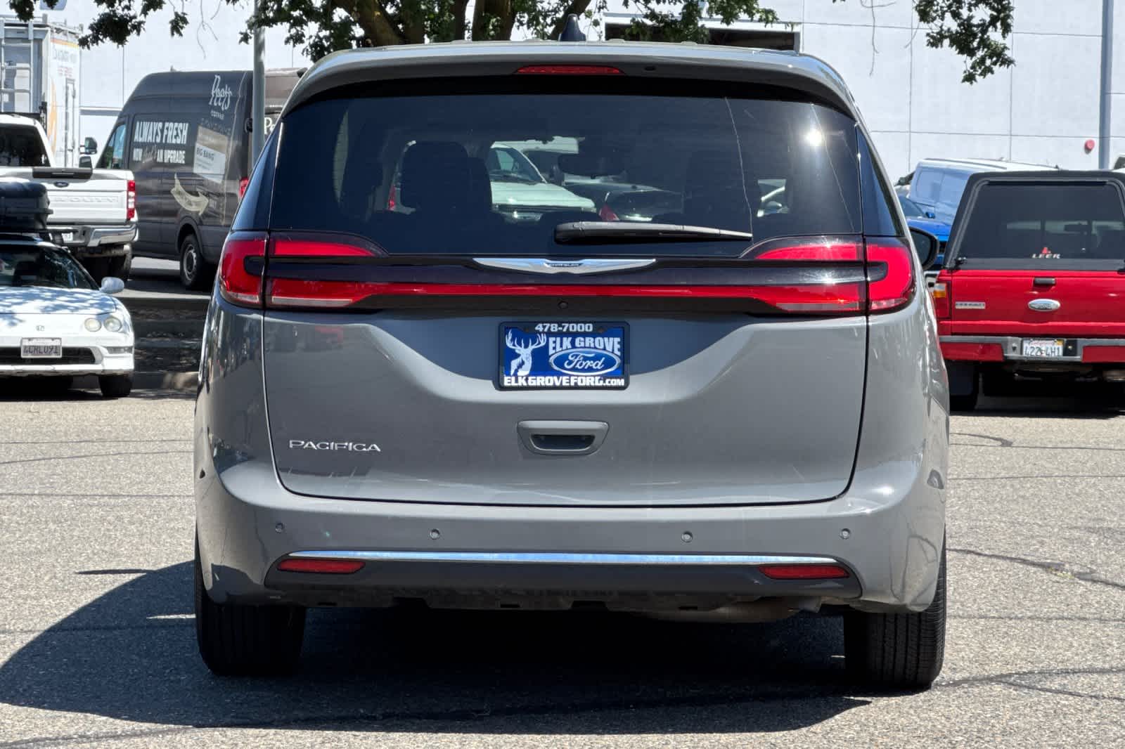 Thumbnail: 2023 Chrysler Pacifica - 7