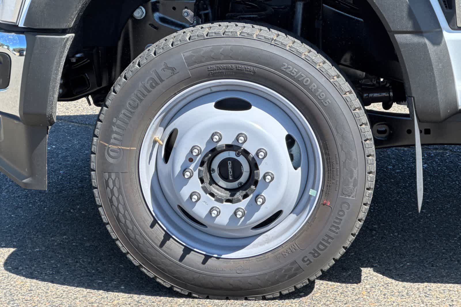Thumbnail: 2025 Ford F-550 - 23